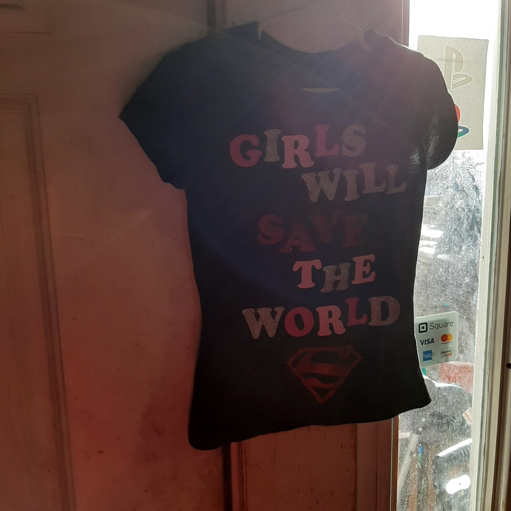 DC shirt size 4/5